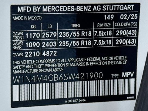 Certified 2025 Mercedes-Benz GLB 250 image 24