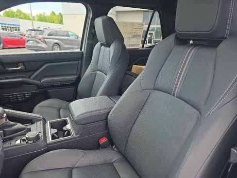 New 2026 Toyota 4Runner Limited AWD/4WD image 11