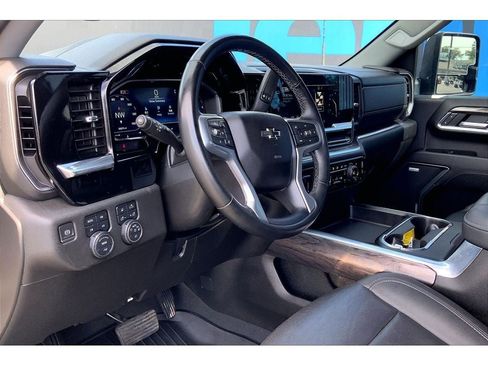 Used 2024 Chevrolet Silverado 3500 LTZ w/ LTZ Convenience Package AWD/4WD image 16