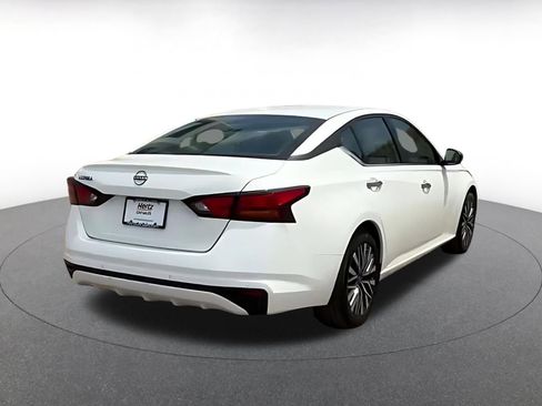 Used 2025 Nissan Altima 2.5 SV FWD image 16