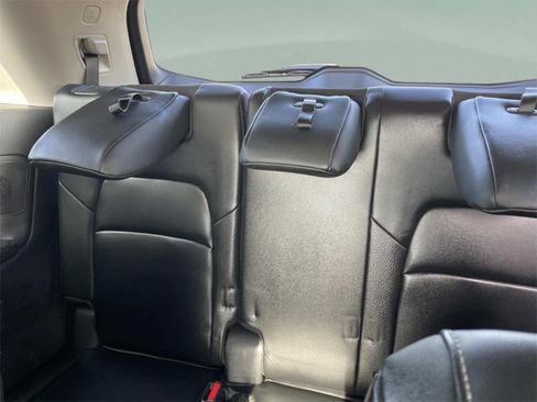 Used 2024 Nissan Pathfinder SL w/ SL Premium Package image 10