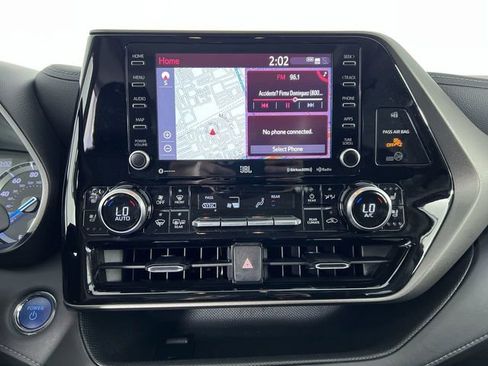 Used 2022 Toyota Highlander Limited image 13
