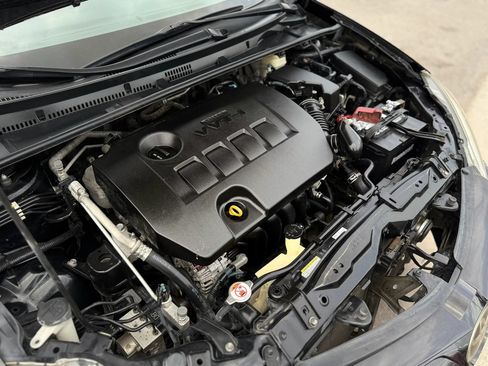 Used 2017 Toyota Corolla LE FWD image 10