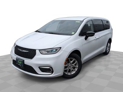 Used 2024 Chrysler Pacifica Touring-L