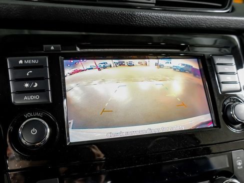 Used 2018 Nissan Rogue SV image 21