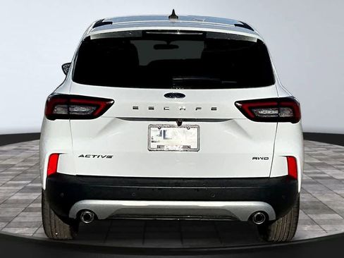 Used 2023 Ford Escape Active w/ Tech Pack #1 AWD/4WD image 6