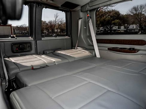 Used 2011 Chevrolet Express 1500 image 38