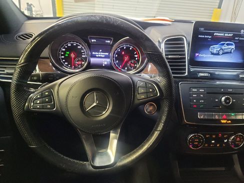 Used 2018 Mercedes-Benz GLS 450 4MATIC w/ Premium Package image 22