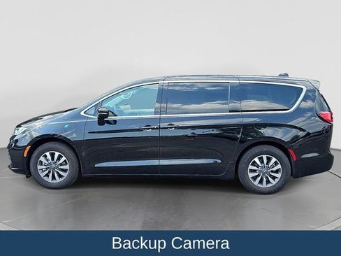 Used 2024 Chrysler Pacifica Limited FWD image 7