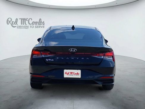 Used 2021 Hyundai Elantra SEL w/ Convenience Package FWD image 4