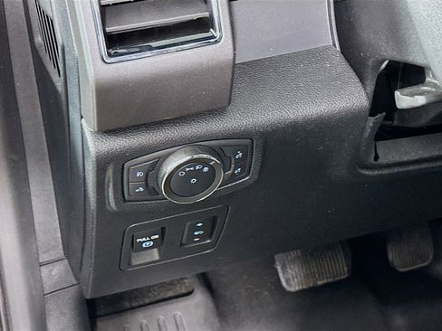 Used 2020 Ford F150 XLT w/ Equipment Group 302A Luxury AWD/4WD image 15