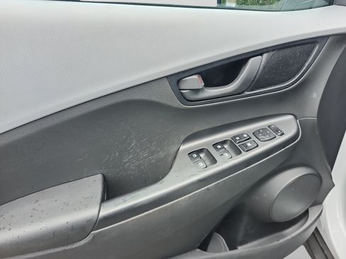 Used 2019 Hyundai Kona SE AWD/4WD image 16