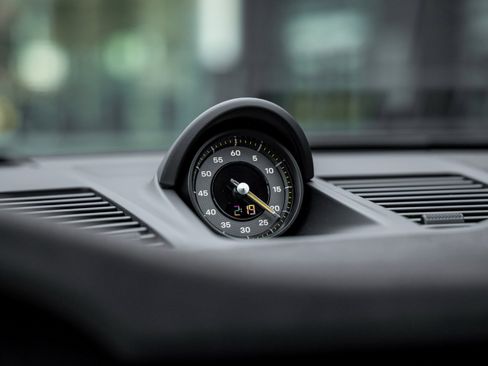 Certified 2025 Porsche 911 GT3 image 32