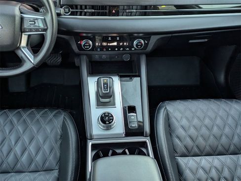 Used 2024 Mitsubishi Outlander SEL image 19