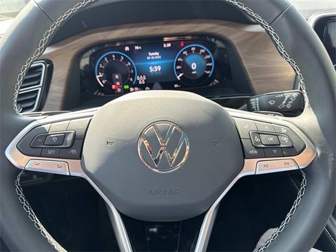 New 2026 Volkswagen Atlas SE image 18