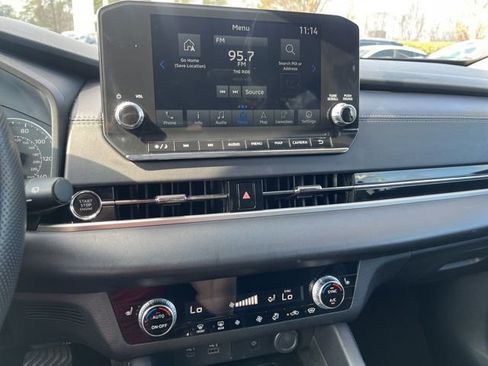 Used 2024 Mitsubishi Outlander SE Black Edition image 25