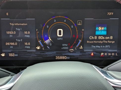 Used 2025 Chevrolet Suburban RST RWD image 11