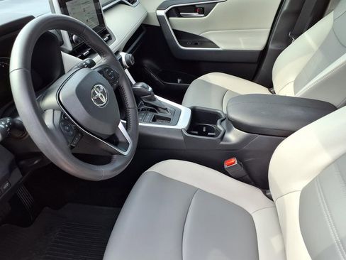 Used 2025 Toyota RAV4 XLE Premium FWD image 16
