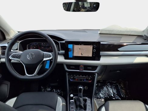 New 2025 Volkswagen Taos SEL image 15
