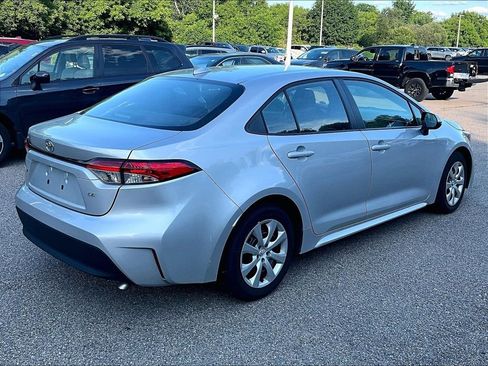 Used 2025 Toyota Corolla LE FWD image 6