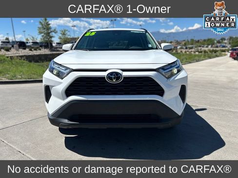 Used 2025 Toyota RAV4 XLE AWD/4WD image 2