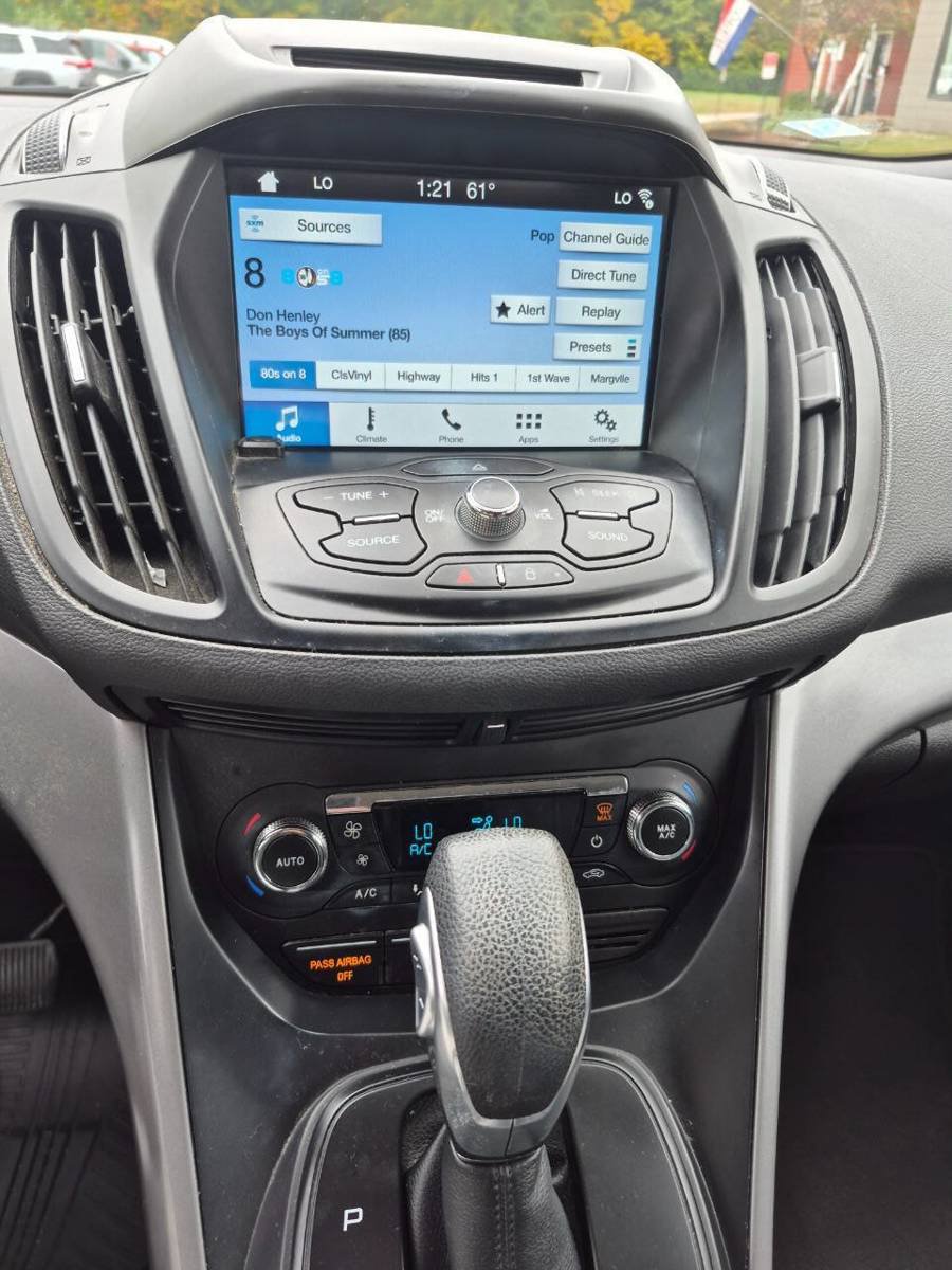 Used 2016 Ford Escape SE w/ Equipment Group 201A AWD/4WD image 21