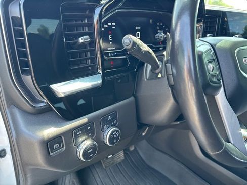 Used 2023 GMC Sierra 1500 Elevation image 12