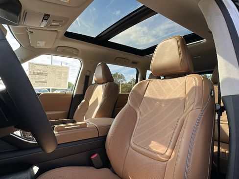 New 2026 INFINITI QX80 Luxe image 8