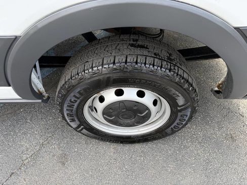 Used 2018 Ford Transit 250 148 Medium Roof image 13