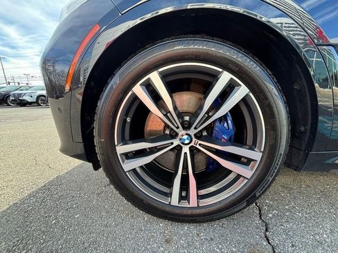 Used 2020 BMW X7 M50i image 25