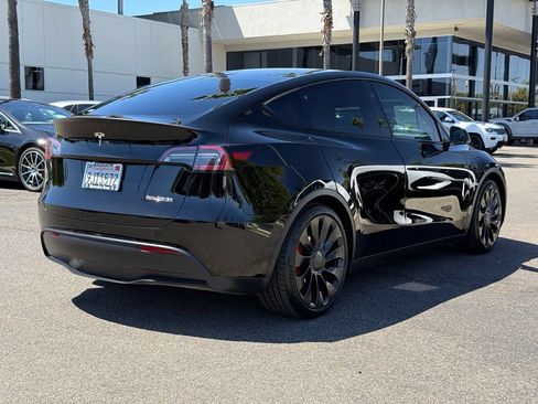 Used 2023 Tesla Model Y Performance AWD/4WD image 9