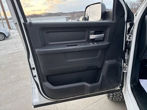 Used 2019 RAM 2500 Tradesman w/ Safety Group image 23