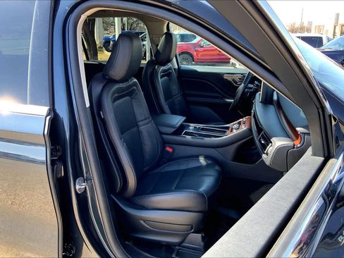 Used 2023 Lincoln Aviator Reserve w/ Equipment Group 201A image 9