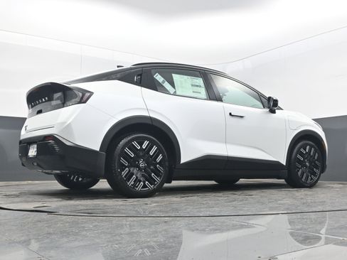 New 2026 Nissan Leaf Platinum+ image 28