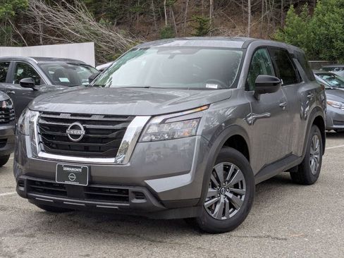 New 2025 Nissan Pathfinder S image 2