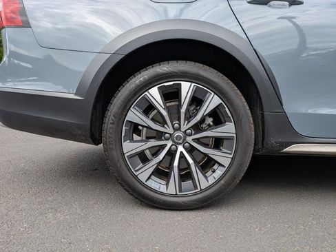 Used 2022 Volvo V90 B6 Cross Country w/ Protection Package AWD/4WD image 26