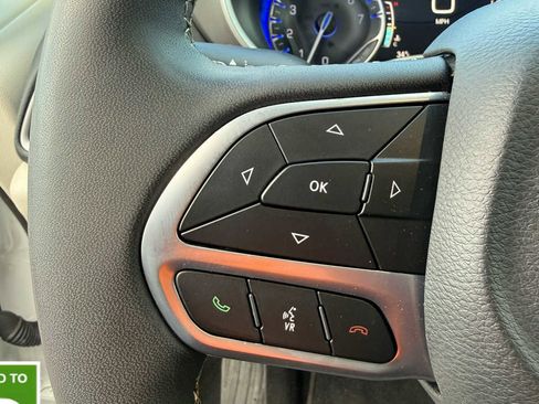 Certified 2024 Chrysler Pacifica Touring-L image 16