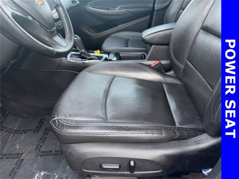 Used 2018 Chevrolet Cruze Premier image 16
