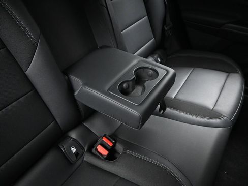 Used 2025 Chevrolet Equinox EV LT w/ Convenience Package image 31