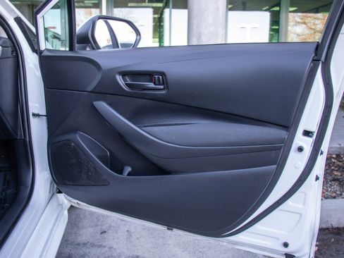 Used 2022 Toyota Corolla LE image 20