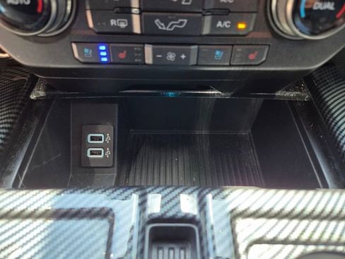 Used 2018 Ford F150 Raptor w/ Equipment Group 802A Luxury AWD/4WD image 32