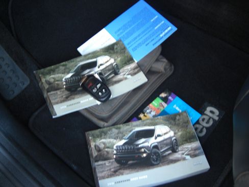 Used 2018 Jeep Cherokee Limited w/ High Altitude Package image 9