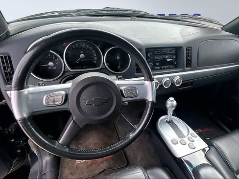 Used 2006 Chevrolet SSR w/ Preferred Equipment Group image 8