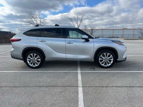 Used 2020 Toyota Highlander Limited image 10