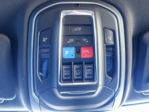 New 2025 Jeep Grand Cherokee Limited image 17