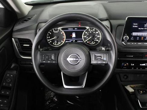 Certified 2024 Nissan Rogue SV FWD image 22