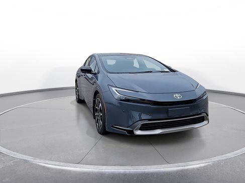 New 2026 Toyota Prius Plug-In Hybrid FWD image 2