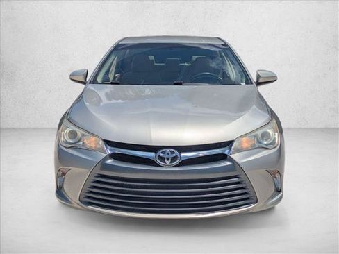 Used 2017 Toyota Camry LE FWD image 2