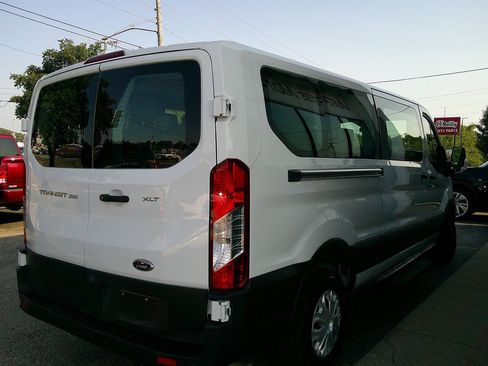 Used 2023 Ford Transit 350 XLT RWD image 5
