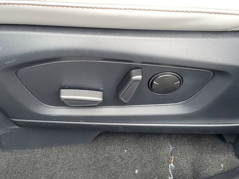 New 2026 Ford Explorer Active w/ Active Comfort Package image 8